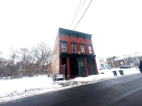 31 3rd Ave, Albany, NY, 12202-1557 | Card Image
