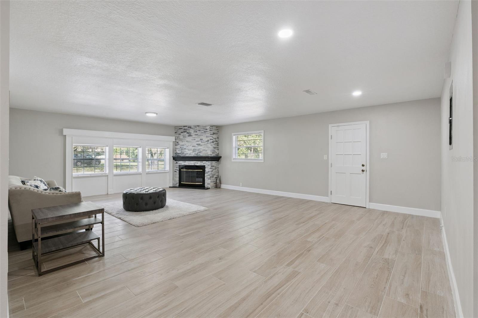 Residential in CASSELBERRY 4