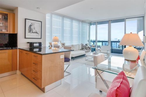 1009-6899 Collins Ave, Miami Beach, FL, 33141-7402 | Card Image
