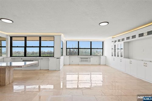 7004 Kennedy Blvd, West New York, NJ, 07093-5029 | Card Image