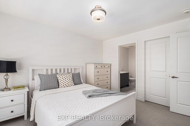 562 Tahoe Hts, House attached with 2 bedrooms, 3 bathrooms and 2 parking in Gloucester ON | Image 17