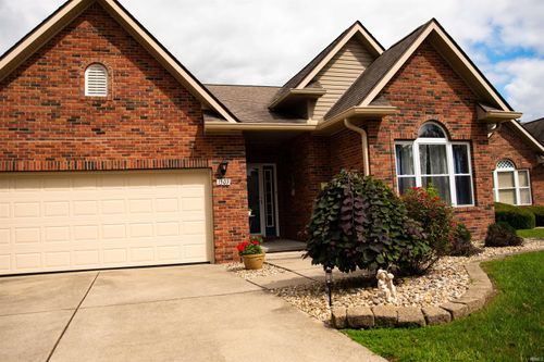 1303 S Hearthstone Ct, Bloomington, IN, 47401-8887 | Card Image