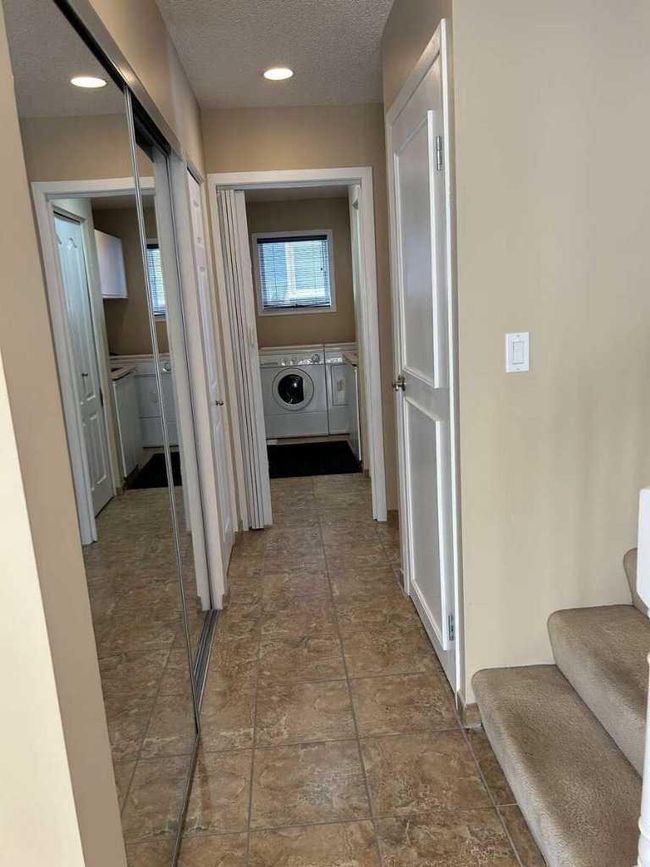 19 Sunhaven Way Se, Home with 5 bedrooms, 3 bathrooms and 4 parking in Calgary AB | Image 13