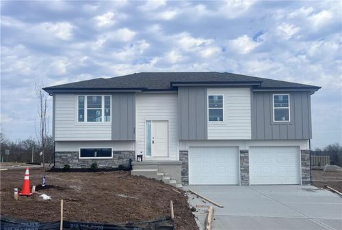 685 S Ranson Pl, Independence, MO, 64050 | Card Image