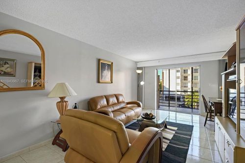 apt-309-4670 W 13th Ln, Hialeah, FL, 33012-3249 | Card Image
