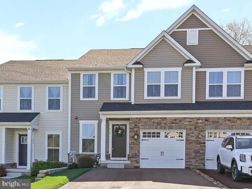 714 Cascade Way, KENNETT SQUARE, PA, 19348-2764 | Card Image