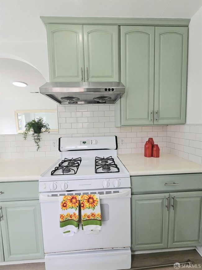 21235 Kahlert St, House other with 3 bedrooms, 2 bathrooms and 1 parking in Castro Valley CA | Image 14