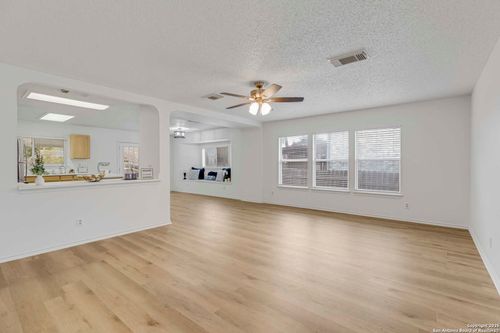 7906 Swindow Cir, Converse, TX, 78109-3269 | Card Image
