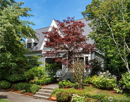 164 Mcgraw St, Seattle, WA, 98109-2018 | Card Image