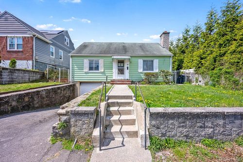 37 Jefferson Ave, White Plains, NY, 10606-1705 | Card Image