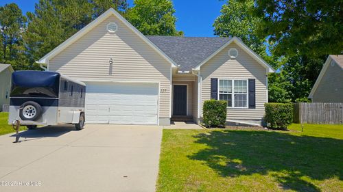 127 Whiteleaf Dr, Jacksonville, NC, 28546-6850 | Card Image