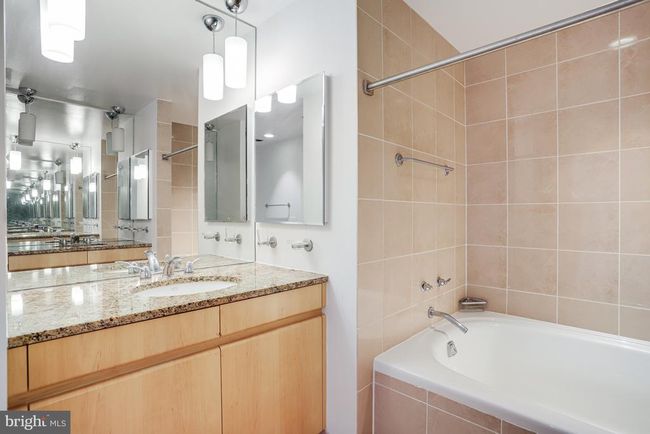 APT-900 - 675 E St Nw, Condo with 2 bedrooms, 4 bathrooms and null parking in WASHINGTON DC | Image 28