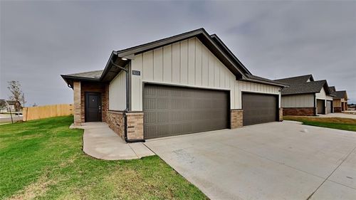 12616 Carrara Ln, Yukon, OK, 73099-9547 | Card Image