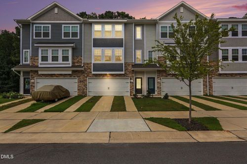 6903 Woodland Stream Pl, Raleigh, NC, 27616-6871 | Card Image