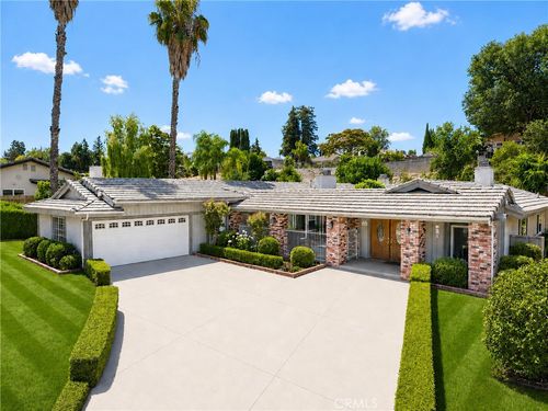 620 Valley View Dr, Redlands, CA, 92373-7358 | Card Image