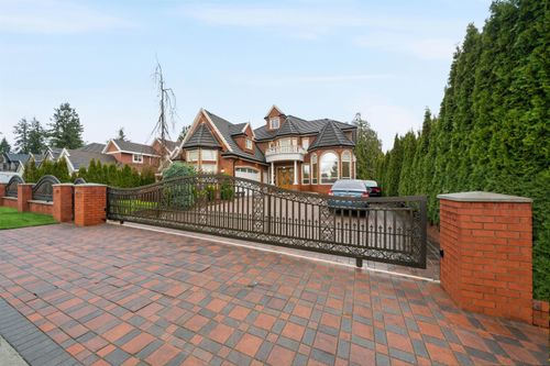 9316 125 St, Surrey, BC, V3V4X6 | Card Image