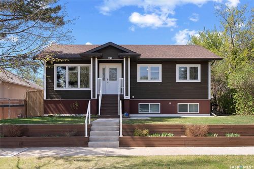 821 100th St, North Battleford, SK, S9A0T8 | Card Image
