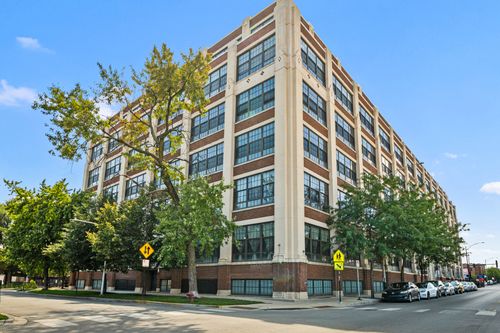 109-3963 W Belmont Ave, Chicago, IL, 60618-5152 | Card Image