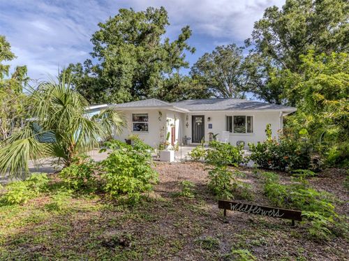 829 Groveland Ave, VENICE, FL, 34285-4716 | Card Image