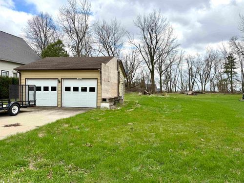 5982 W Clare Rd, Clare, IL, 60111-9104 | Card Image