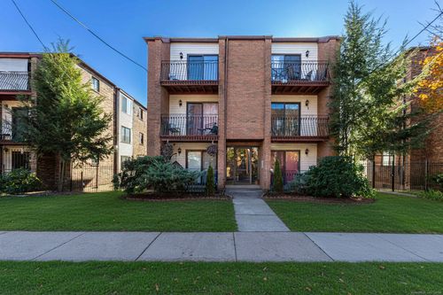 77 Mountford St, Hartford, CT, 06114-1789 | Card Image