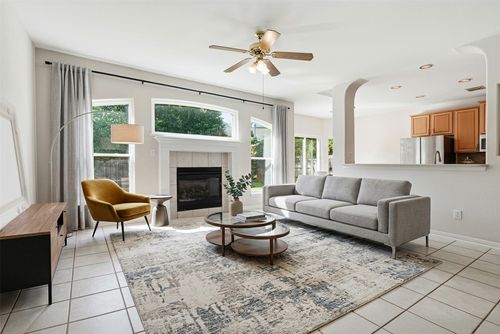 8200 Sunburst Pkwy, Round Rock, TX, 78681-3446 | Card Image