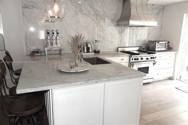 463 W 62 Nd St, House other with 3 bedrooms, 2 bathrooms and null parking in Miami Beach FL | Image 6