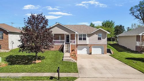 4024 Scarborough Way, Jefferson City, MO, 65109-6457 | Card Image