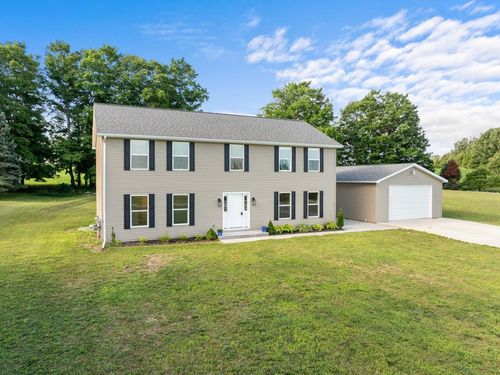 18180 Hilltop Dr, Charlevoix, MI, 49720-9783 | Card Image