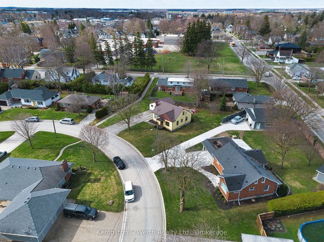 11 Churchill Dr, House other with 2 bedrooms, 1 bathrooms and 6 parking in Listowel ON | Image 47