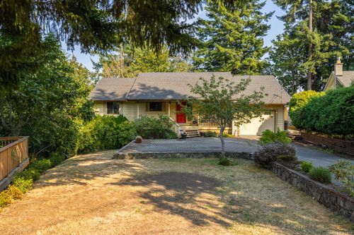 3361 St Troy Pl, Victoria, BC, V9C3J3 | Card Image