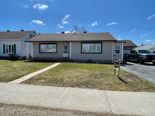 {{alt}} | Card Image