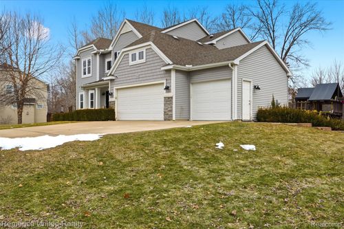 613 Chrystal Downs Ct, Brighton, MI, 48114-7705 | Card Image