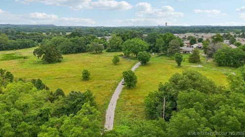 10417 S 33rd West Ave, Jenks, OK, 74037-6929 | Card Image