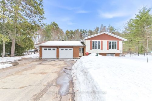 15 Mckay Street, Petawawa, ON, K8H3G7 | Card Image