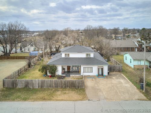 4886 Vancouver Ave, Tulsa, OK, 74107-7826 | Card Image