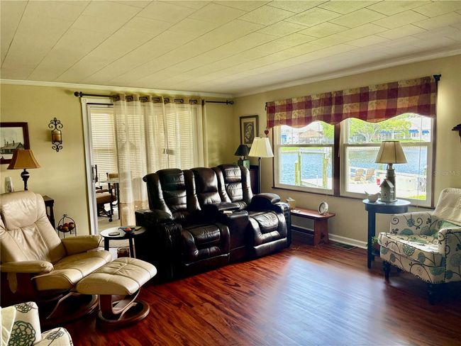 Living Room | Image 4
