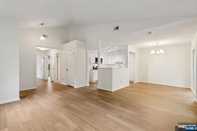 7 Eakens Ct, Condo with 2 bedrooms, 1 bathrooms and null parking in Mahwah NJ | Image 13