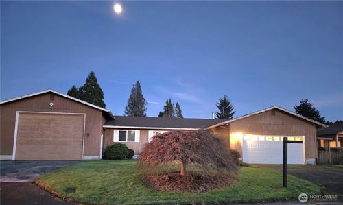 180 Scenic View Dr, Longview, WA, 98632-5889 | Card Image