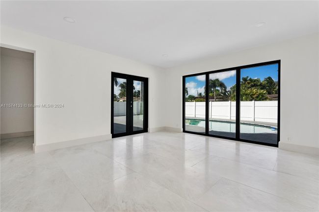 1115 N Northlake Dr, House other with 3 bedrooms, 3 bathrooms and null parking in Hollywood FL | Image 21