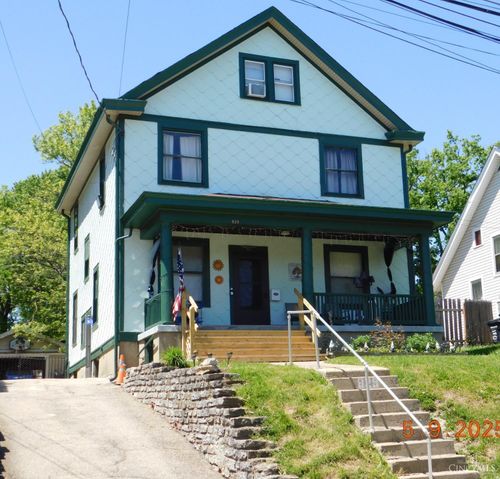 829 Mcpherson Ave, Cincinnati, OH, 45205-1812 | Card Image