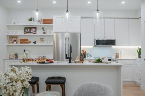 211-46187 Thomas Rd, Chilliwack, BC, V2R | Card Image