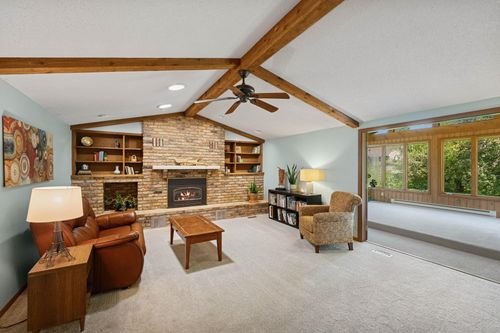 1806 Aglen St, Roseville, MN, 55113-6502 | Card Image