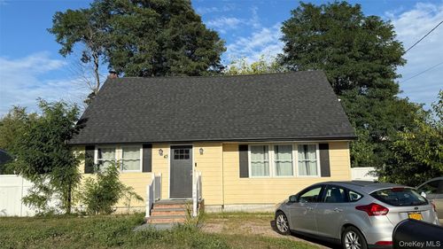 43 Lakewood Ave, Lake Ronkonkoma, NY, 11779-5618 | Card Image