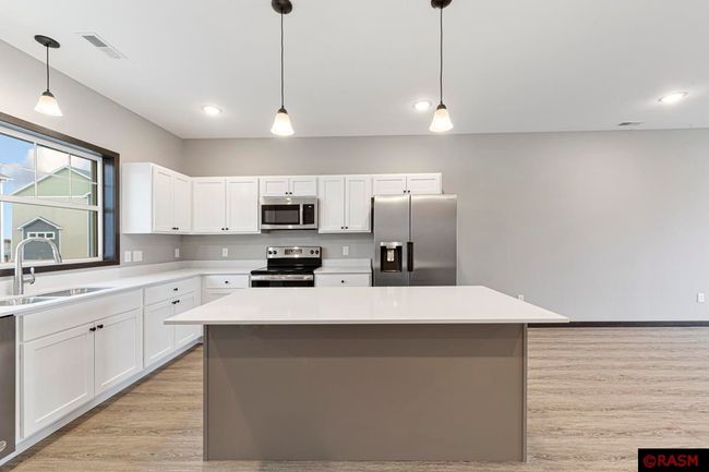 3072 Bluestem Trl, Townhouse with 3 bedrooms, 3 bathrooms and null parking in Mankato MN | Image 8