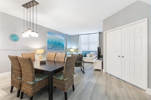 apt-202-651 Okeechobee Blvd, West Palm Beach, FL, 33401-6034 | Card Image