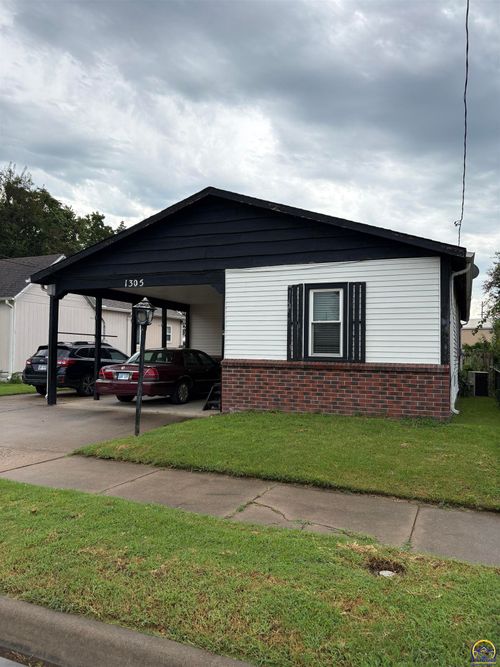 1305 Ne Atchison Ave, Topeka, KS, 66616-1105 | Card Image