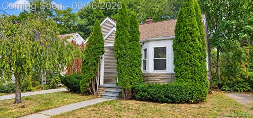 16293 Liberal St, Detroit, MI, 48205-2020 | Card Image