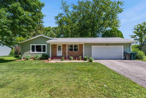 W9076 Heritage Hills Rd, Beaver Dam, WI, 53916-9747 | Card Image