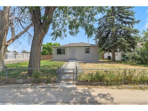 1990 Newark St, Aurora, CO, 80010-2630 | Card Image